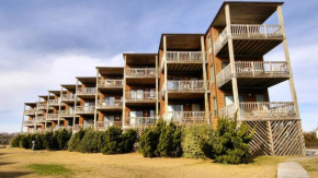C204A, Surfside Paradise-Oceanfront, 1 BR, Ocean Views, Community Pool and Beach Accesses